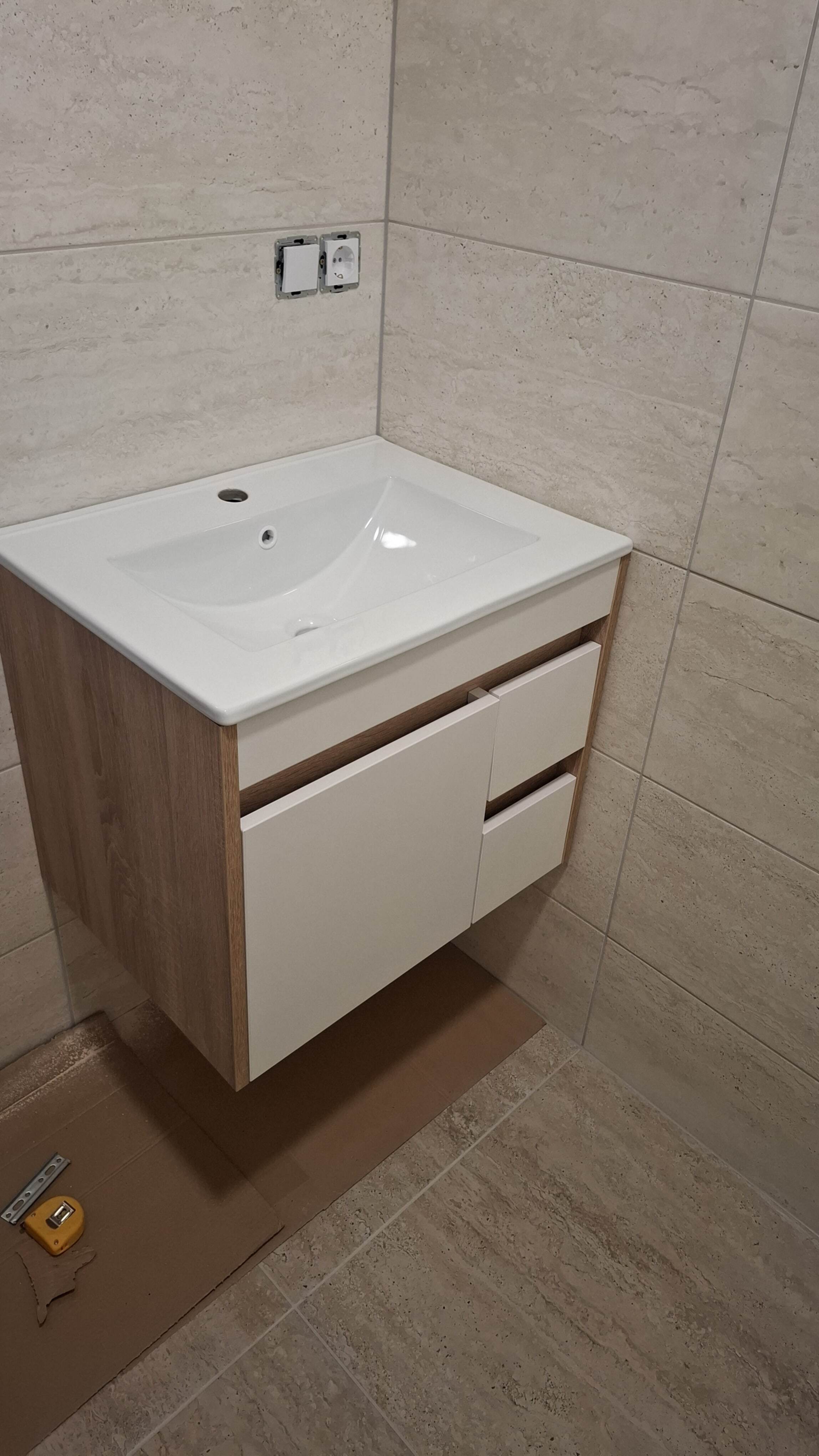 Fürdőszobai polc szerelés